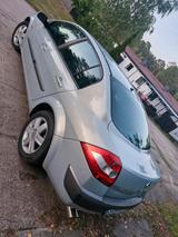 Renault Megane II Stufenheck - Renault Megane: Stufenheck