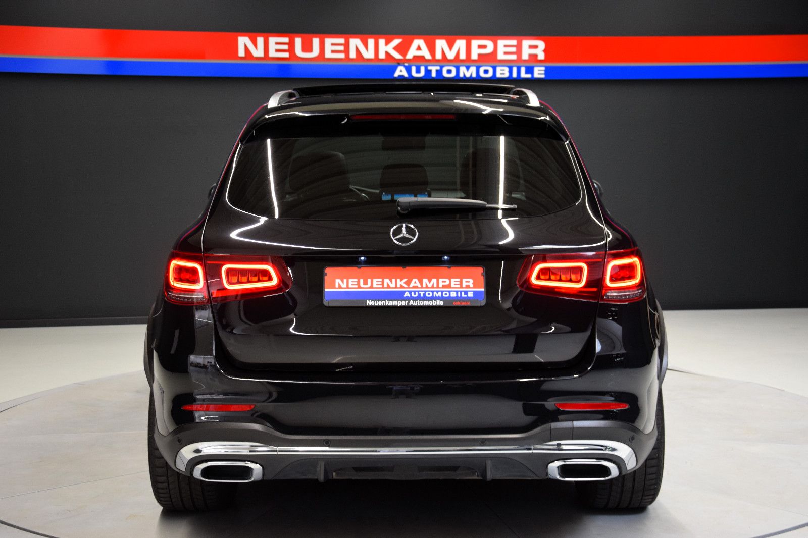 Fahrzeugabbildung Mercedes-Benz GLC 200 4Matic AMG Pano Kamera LED Tempomat