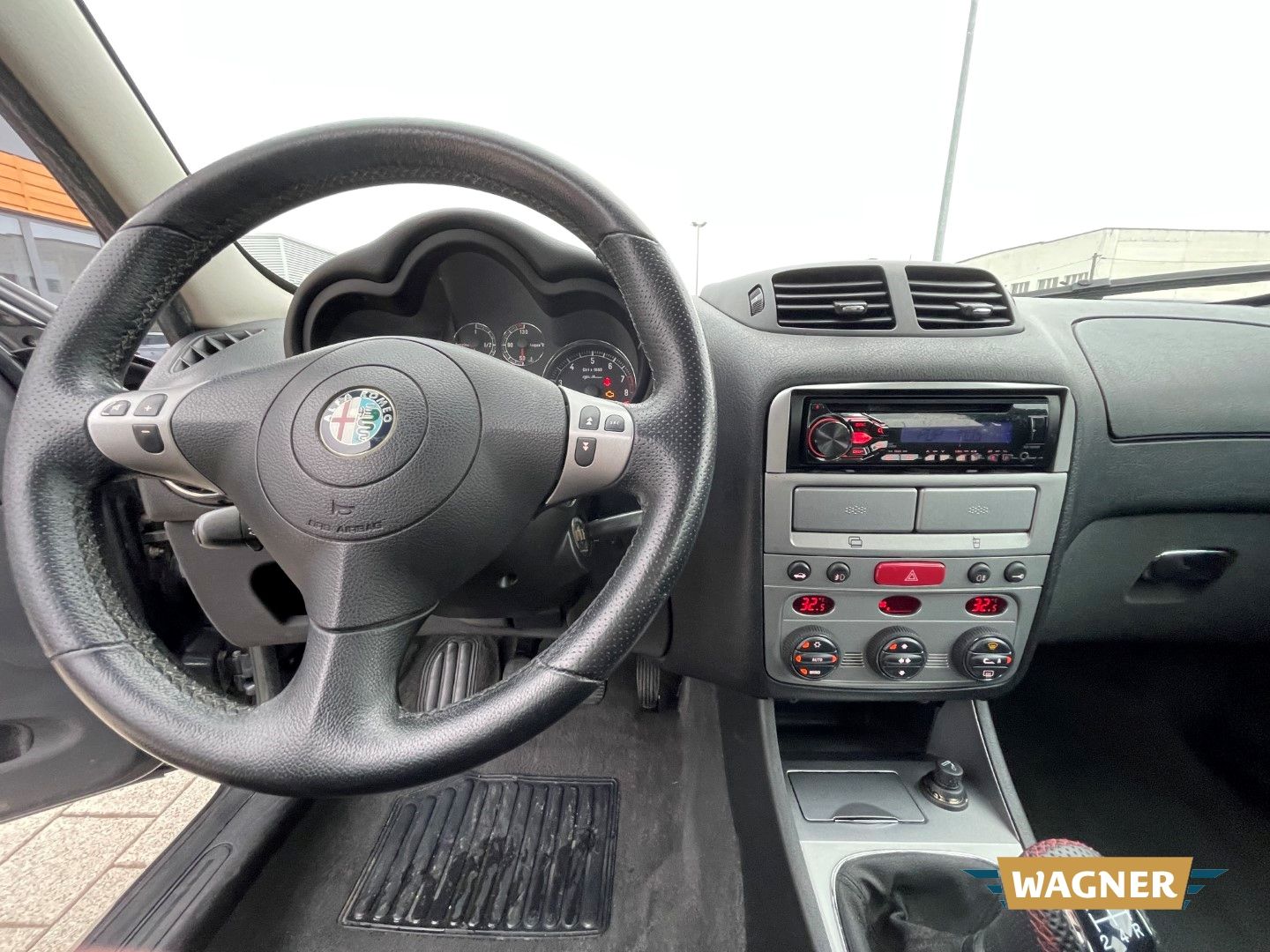 Fahrzeugabbildung Alfa Romeo 147 1.6 TS 16V Distinctive Klimaautomatik