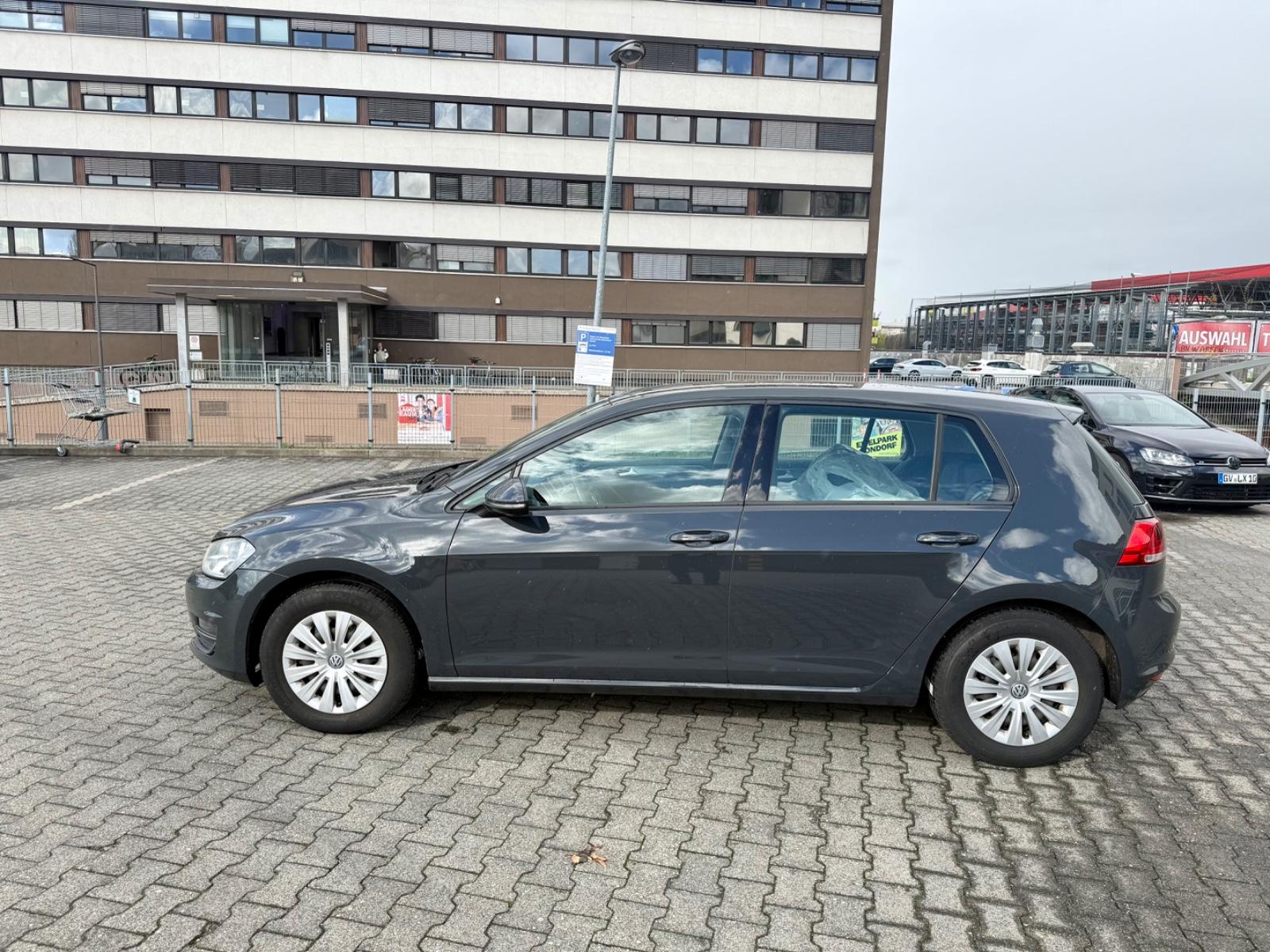 Volkswagen Golf VII Lim. Trendline BMT