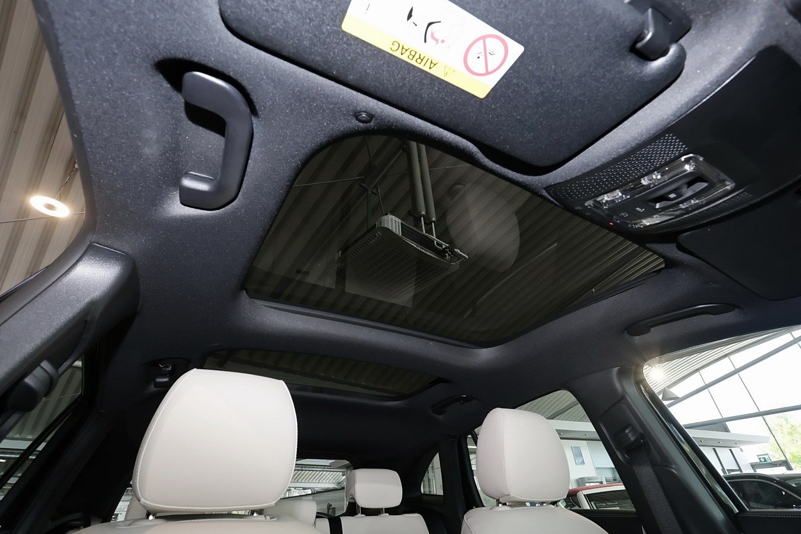 Mercedes-Benz GLA 200 d 4M PANO+ADV PLUS+DISTRO+LEDER BEIGE foto 8