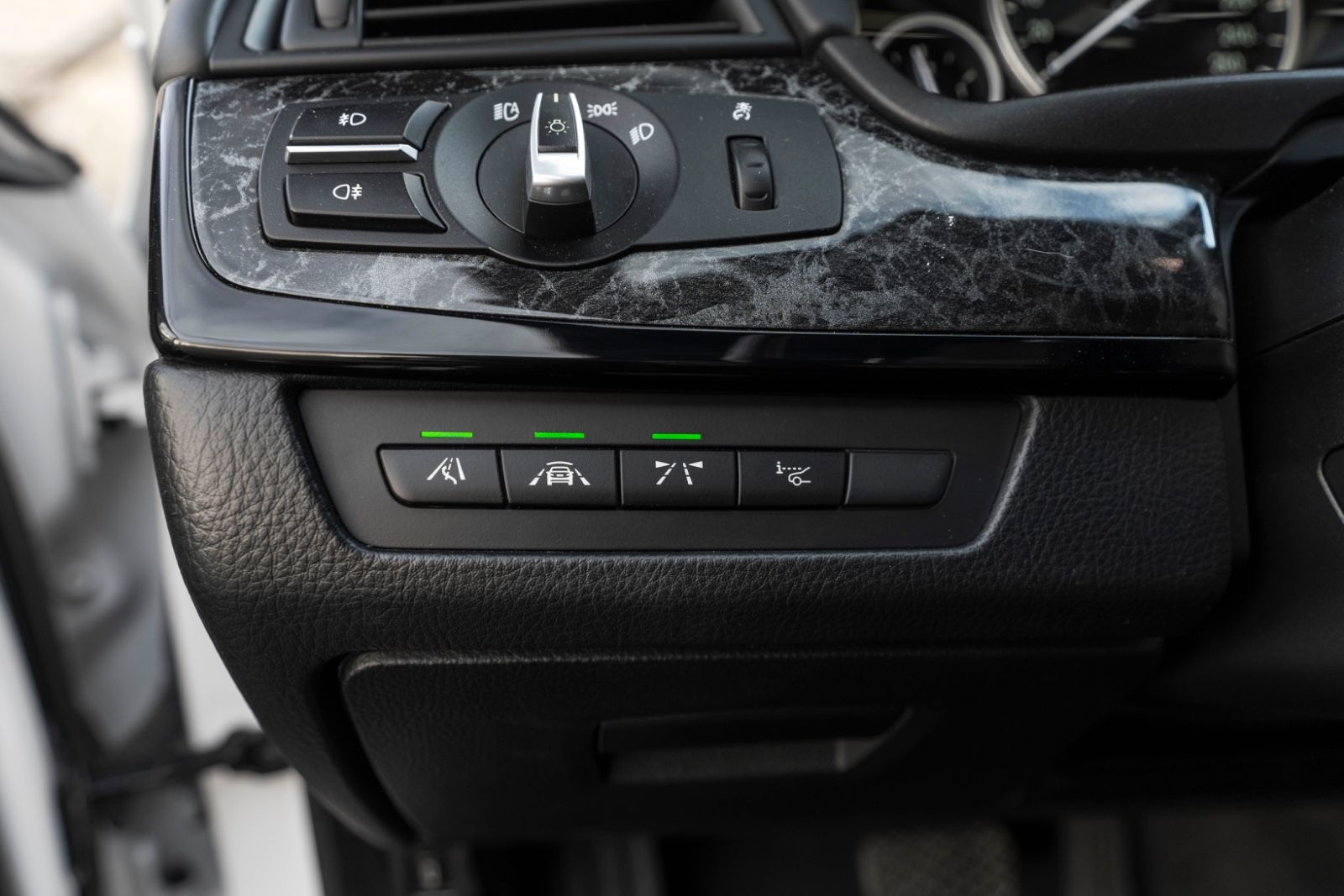 Fahrzeugabbildung BMW 550I M-SPORTPAKET HUD H&K LED KAM ACC