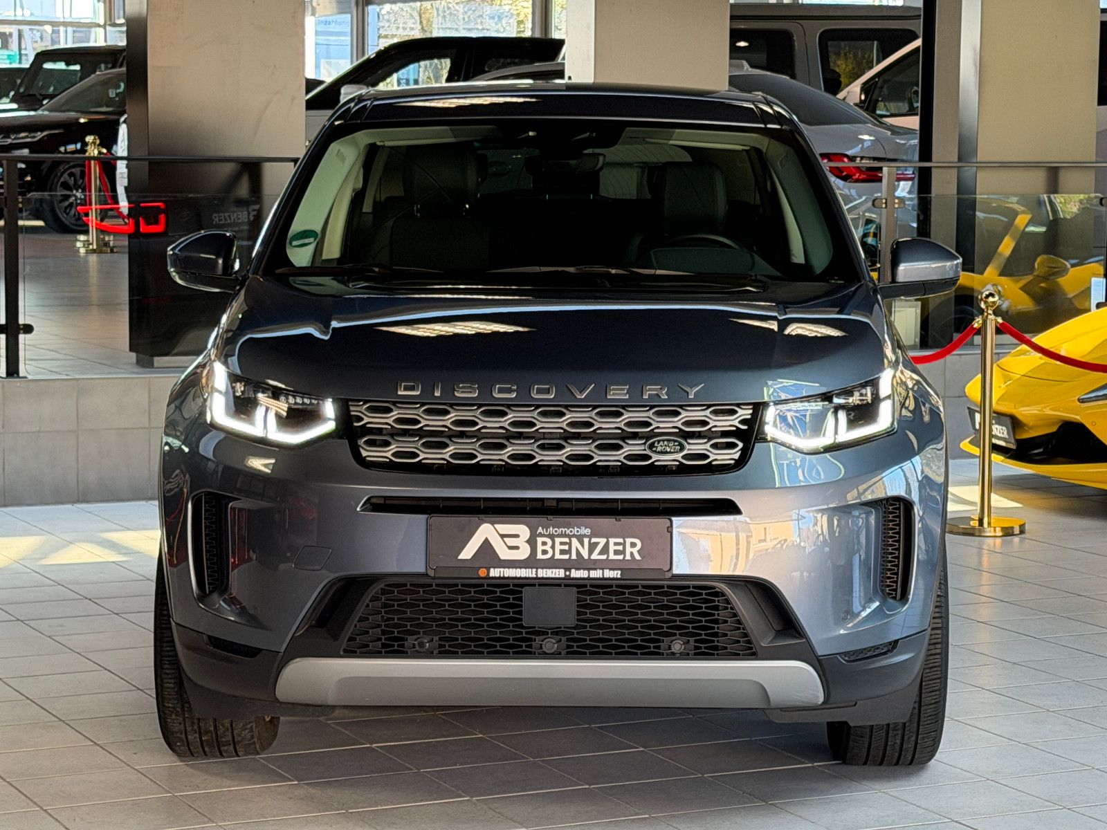 Fahrzeugabbildung Land Rover Discovery Sport SE AWD/PANO/KAMERA/LEDER/LED