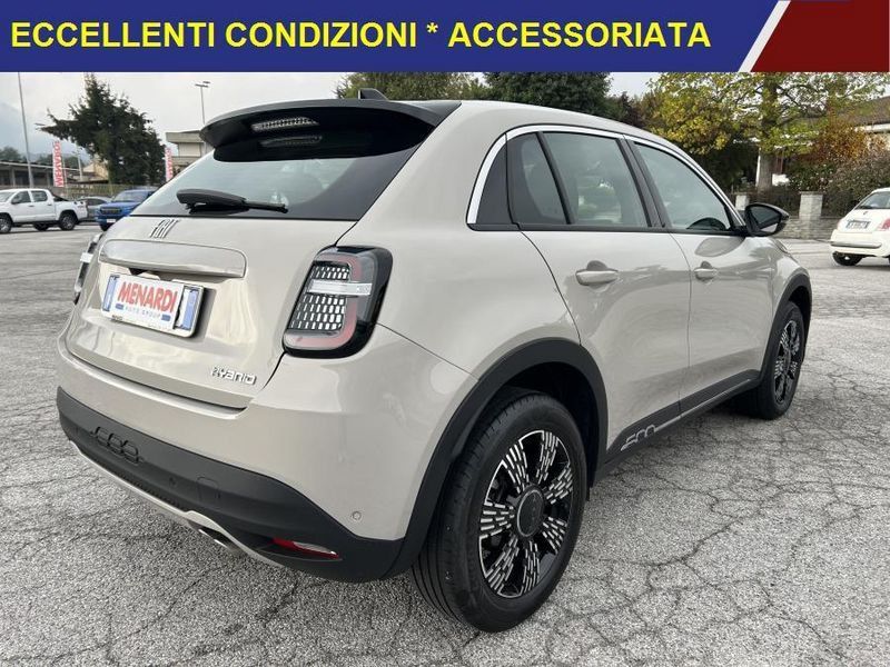 Fiat FIAT 600 Hybrid 145 CV DCT MHEV NAVI+KEYLESS+CAM imagem 3