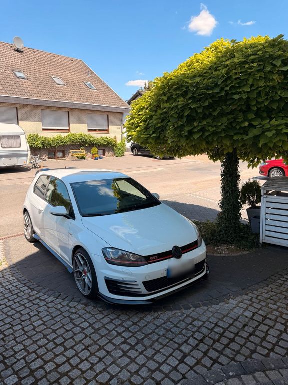 Image of Volkswagen Golf
