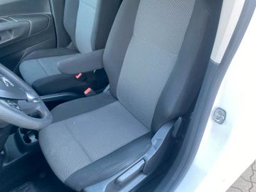 Bild 11 Opel Combo E Carg.*NAV*KAM*CARPLAY*TOTWINKEL*ALLWETT