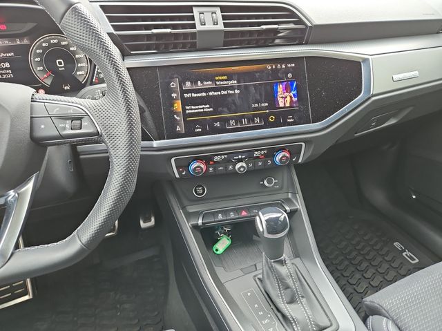 Q3 40 TFSI quattro S tronic S line schwarz Optik