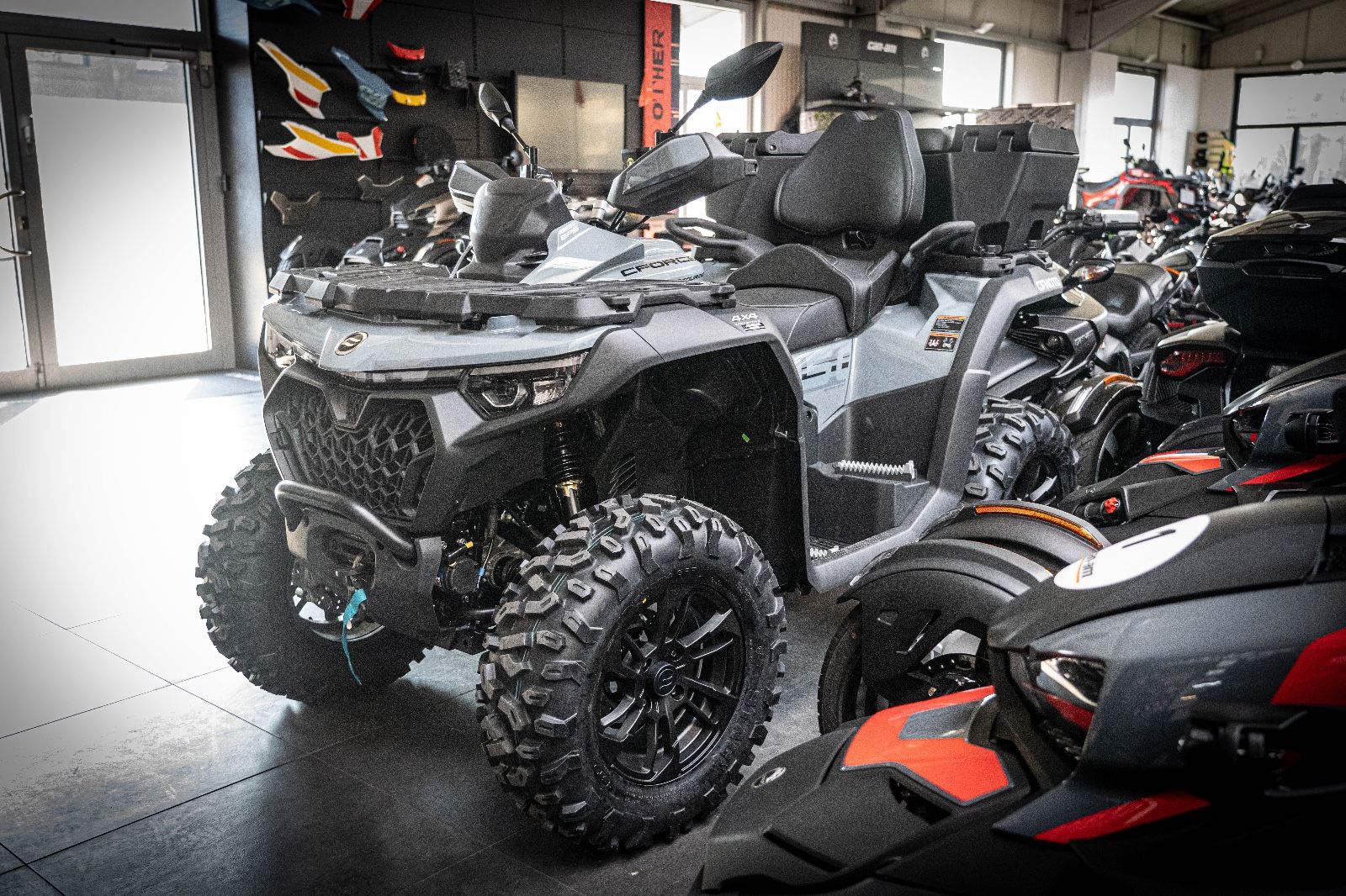 Fahrzeugabbildung CFMOTO CForce 850 Touring incl. Koffer 4 J. Garantie