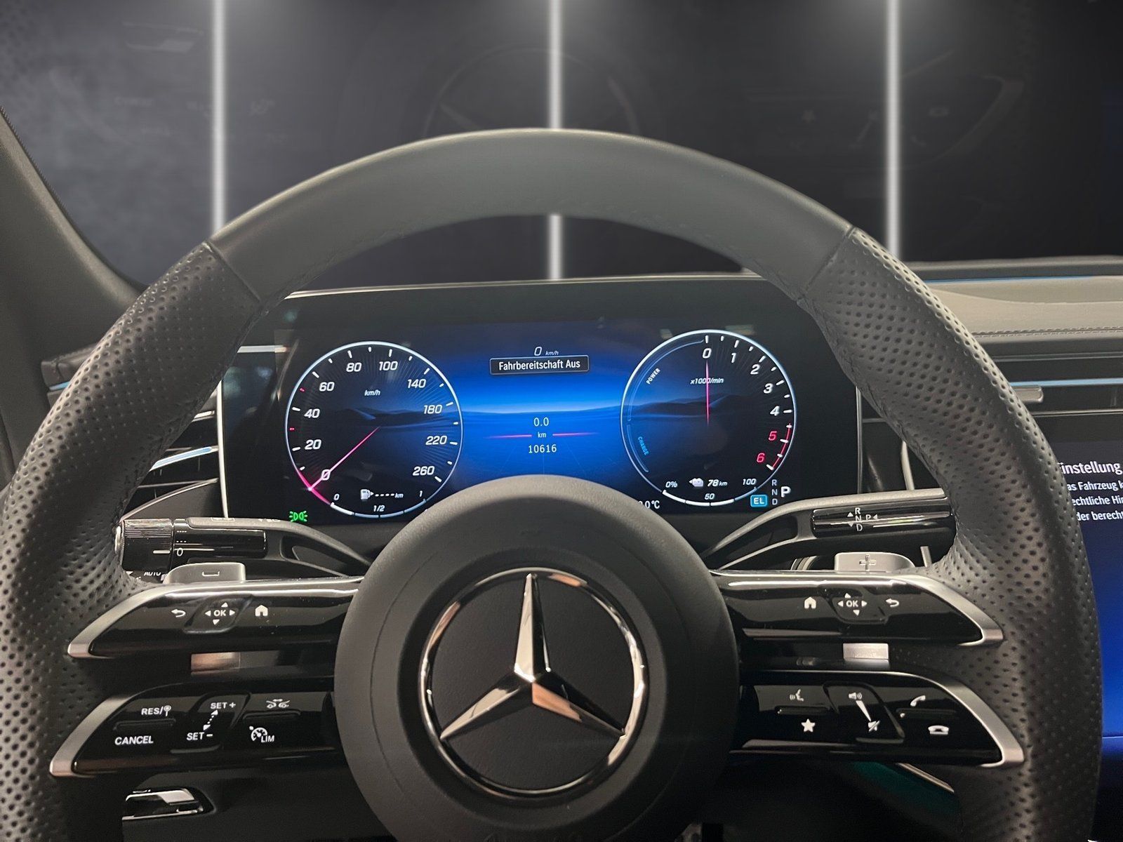 Fahrzeugabbildung Mercedes-Benz E 300 de AMG*Distronic*360*Pano*Burmester*Totwin