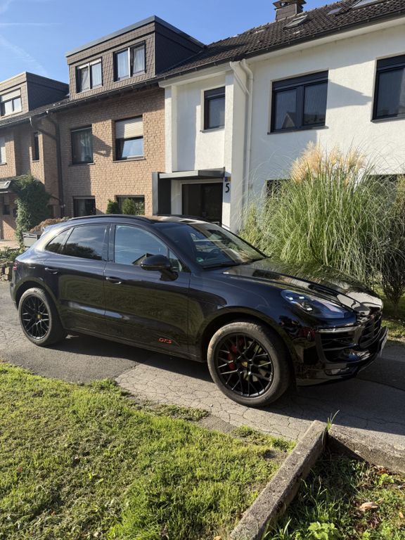 Image of Porsche Macan