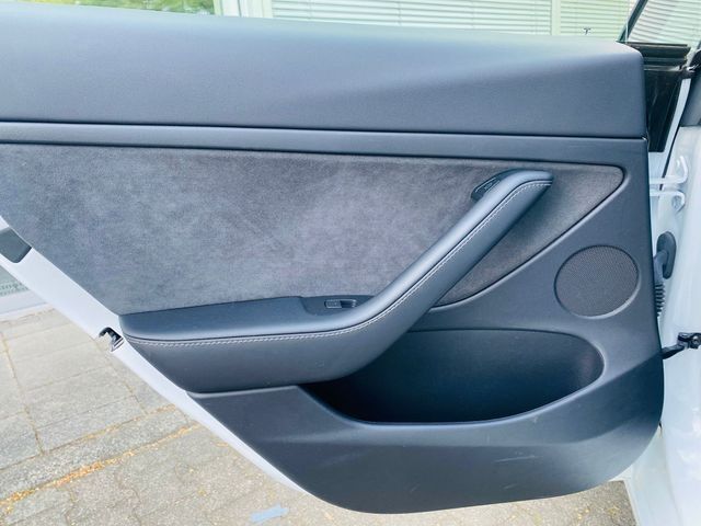 Fahrzeugabbildung Tesla Model 3 PERFORM AWD PANO+NAVI+STDHZ+LED+SHZ+KAM+