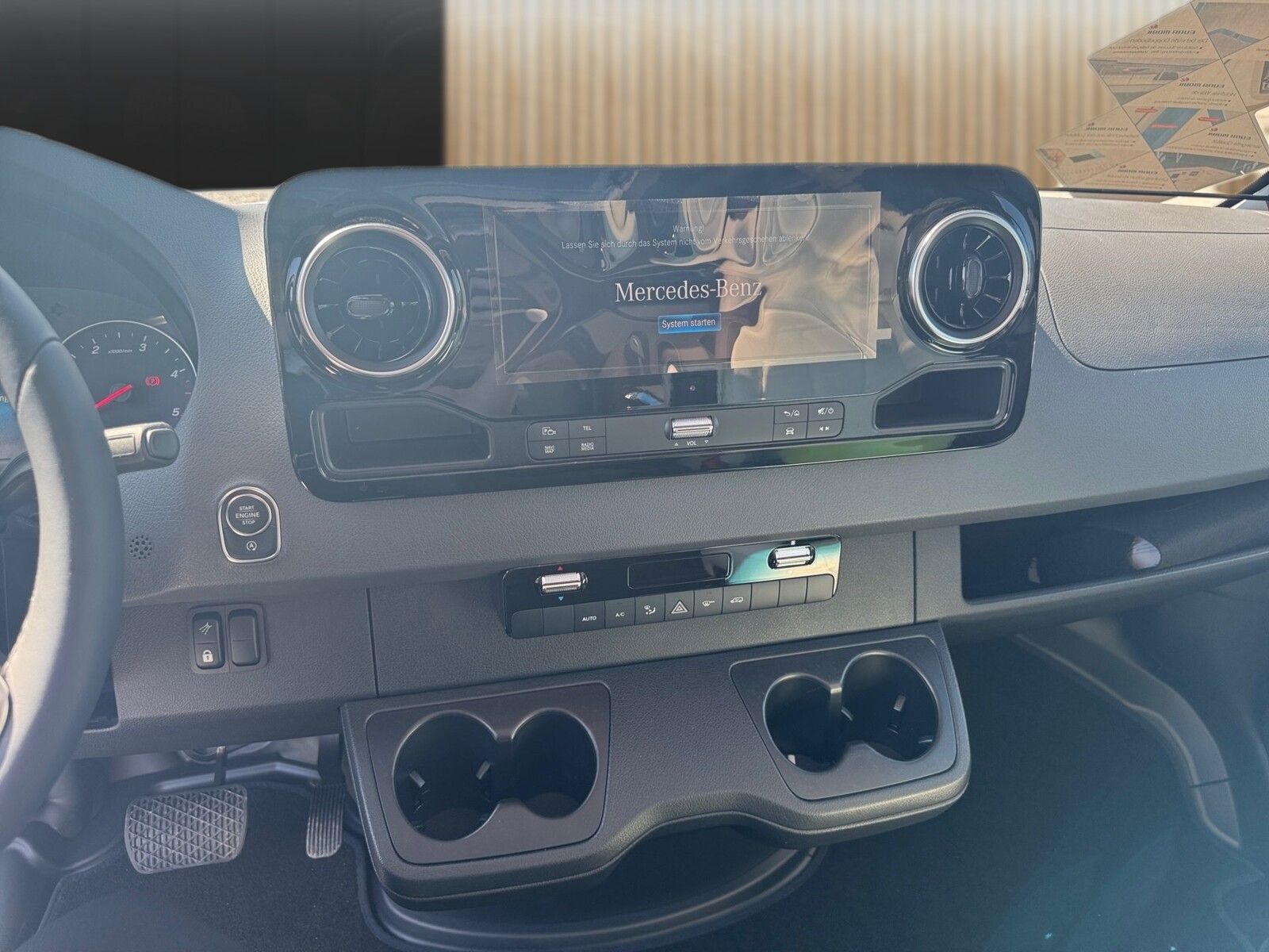 Fahrzeugabbildung Eura Mobil Contura CT 766 EF LuminaryPlus,Fahrassistenz