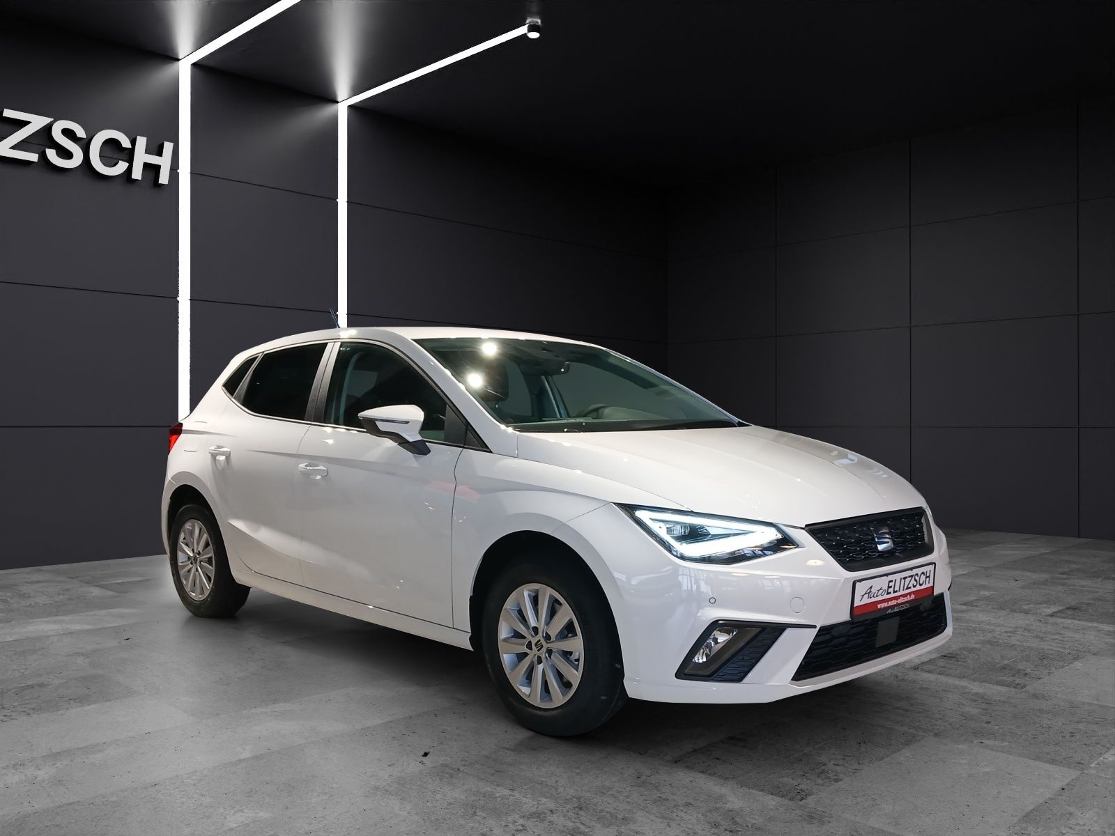 Fahrzeugabbildung SEAT Ibiza TSI Road-Edition DSG LED Navi AID ACC RFK