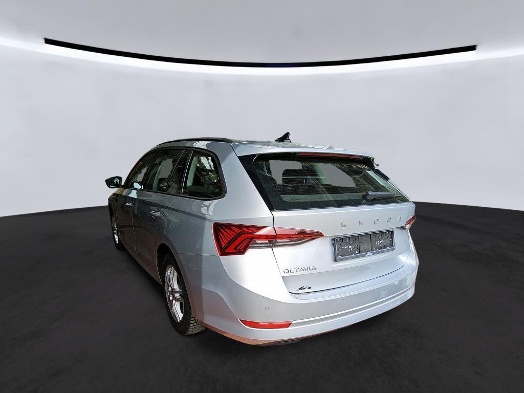 Skoda Octavia 2023 г. Серебристый, пробег 52970 км
