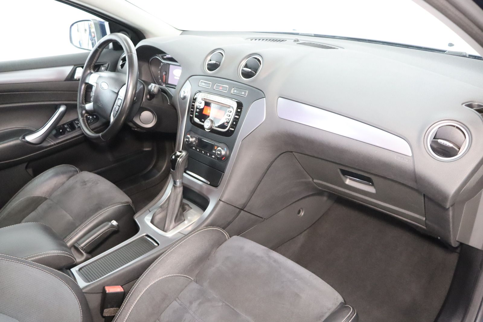 Fahrzeugabbildung Ford Mondeo Turnier 2.0i Titanium * Sitzhzg * Top