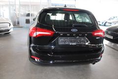 Fahrzeugabbildung Ford Focus  Hybrid Titanium Turnier NAVI Kamera LED