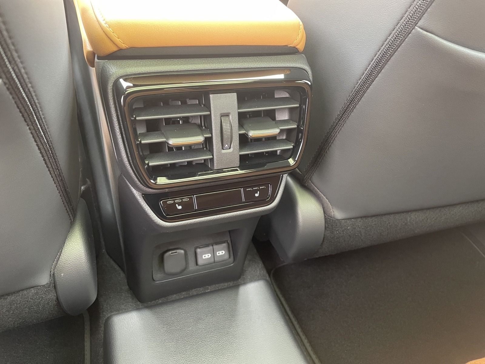 Lexus NX 450h - Bild 15