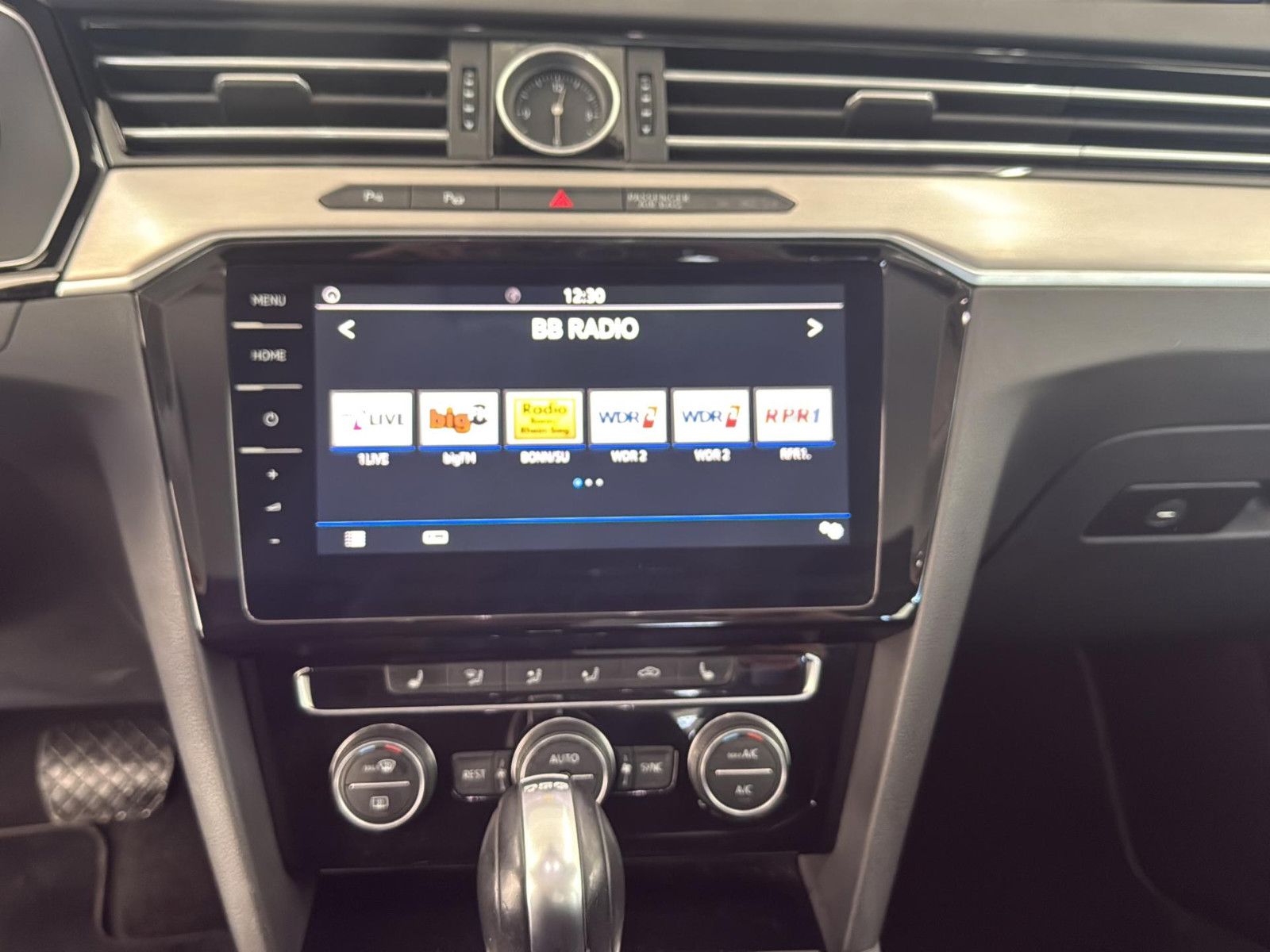 Fahrzeugabbildung Volkswagen Passat Variant Highline /unfallfrei