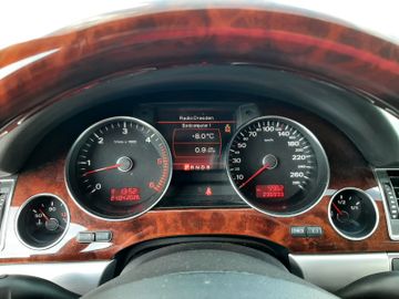 Audi A8 - 8
