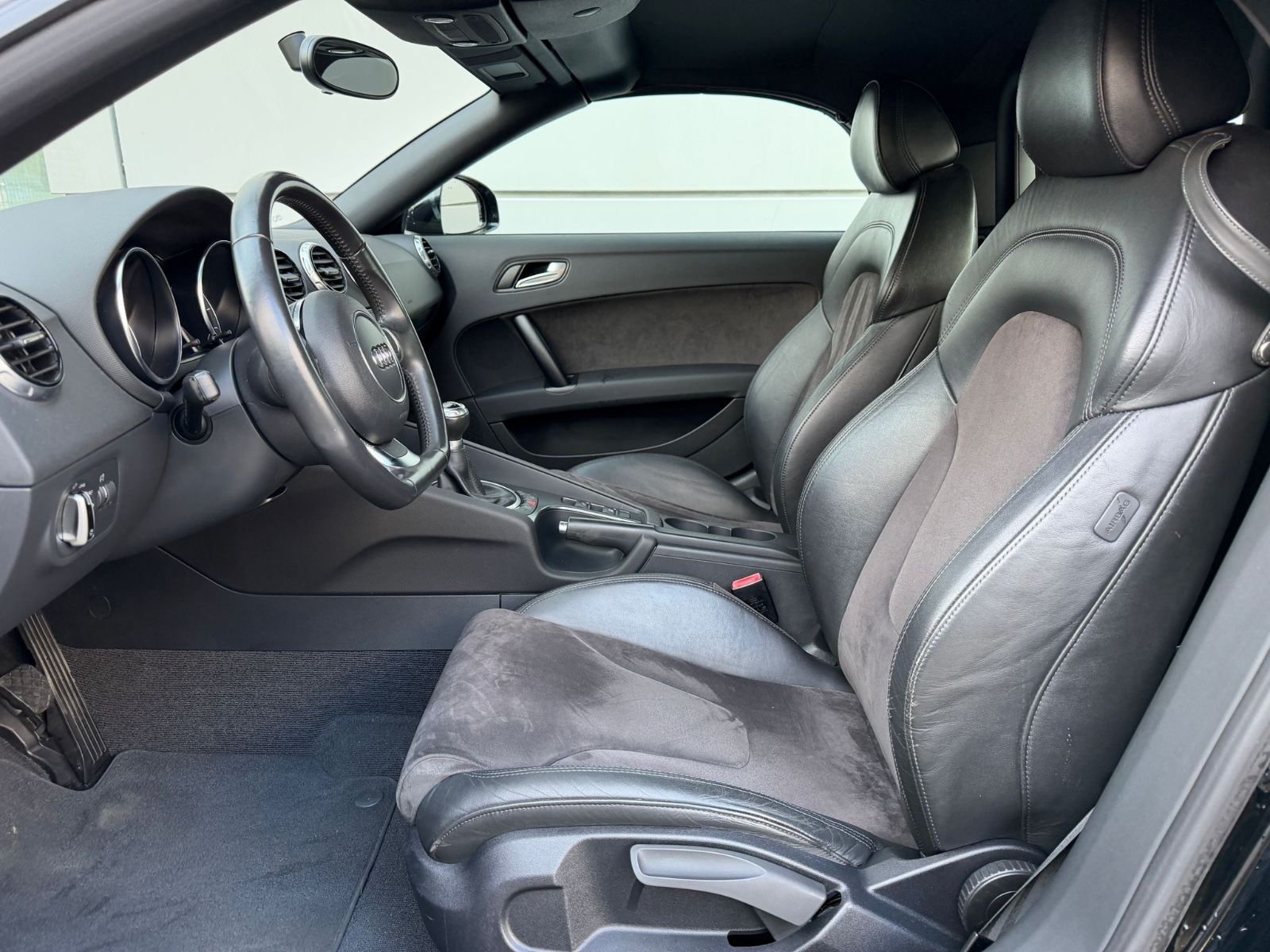 Audi TT 1.8 TFSI Roadster S-Line foto 18