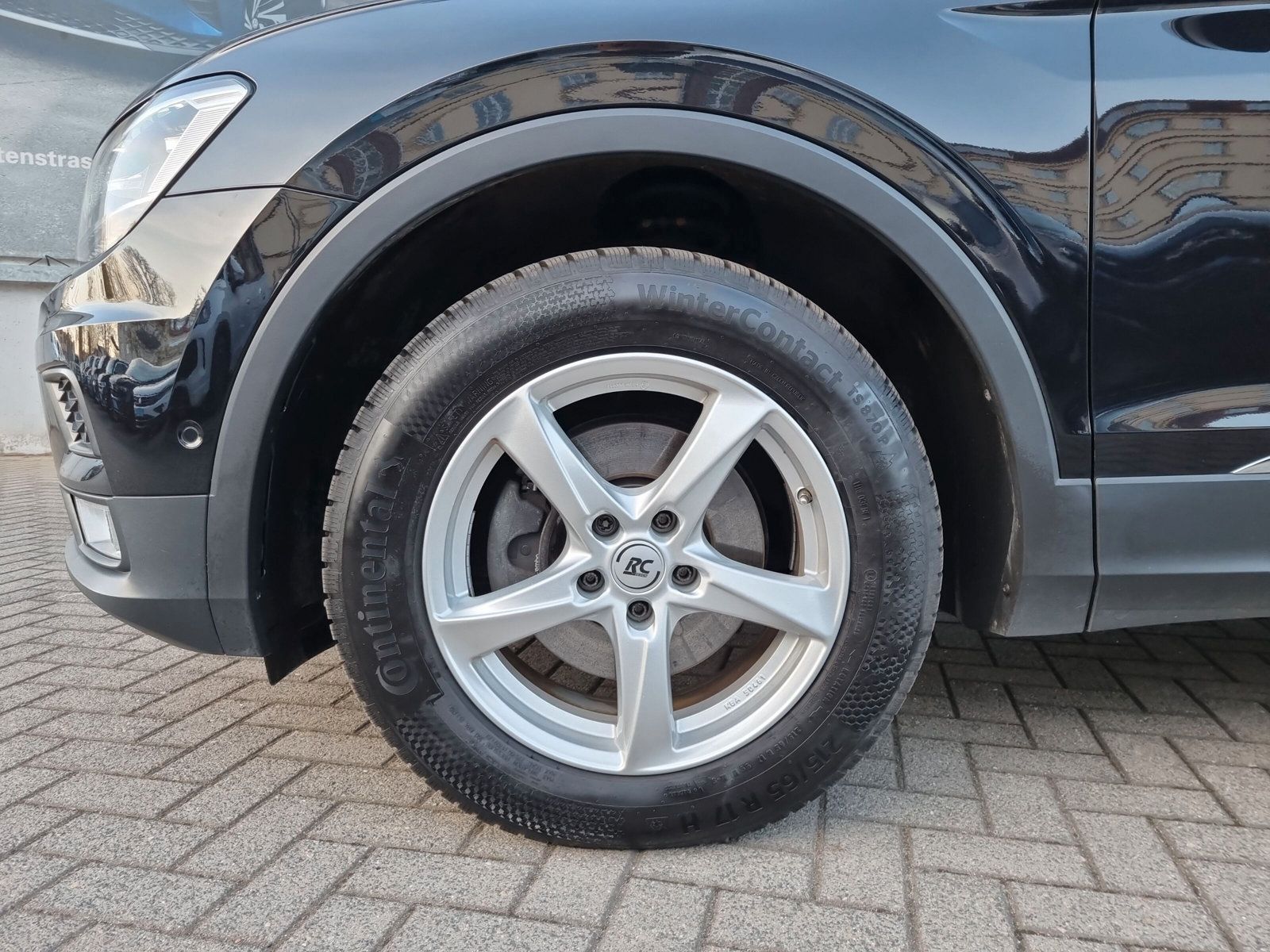 Fahrzeugabbildung Volkswagen Tiguan 2.0 TDI DSG 4M LED ACC eKLAPPE KAMERA