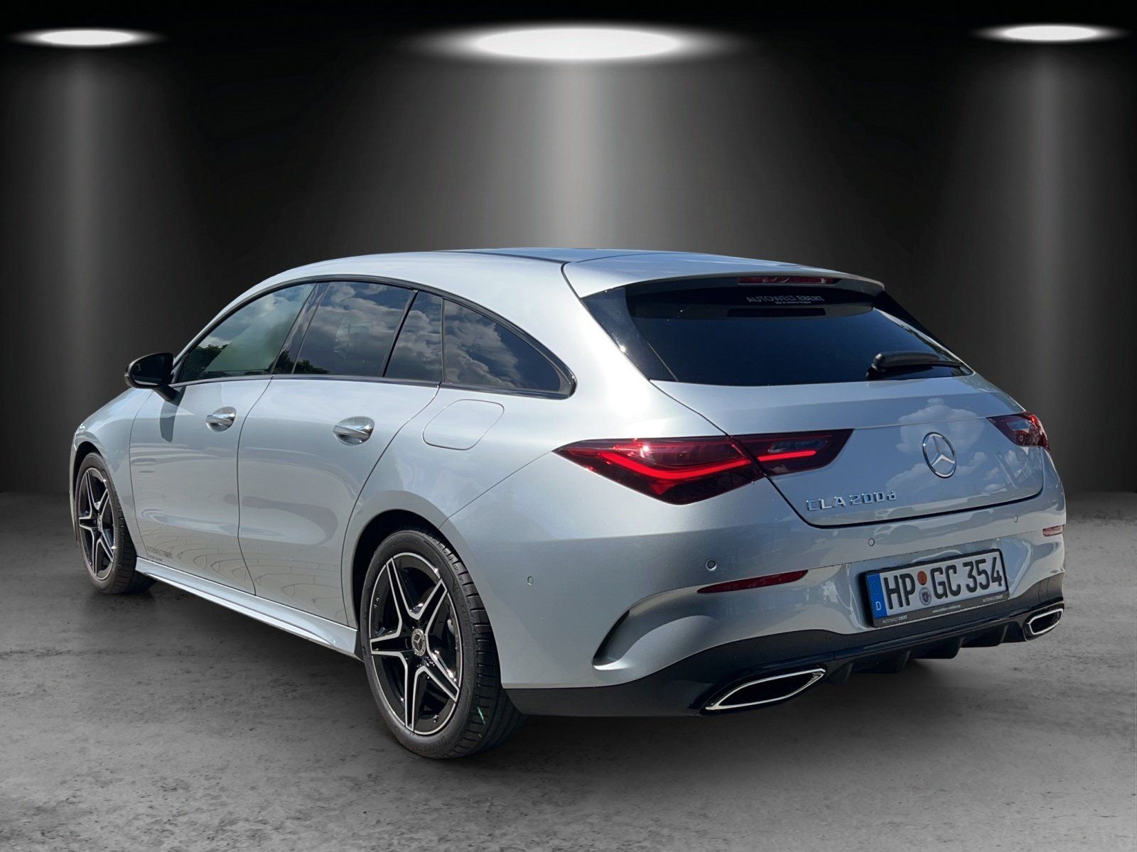 Fahrzeugabbildung Mercedes-Benz CLA 200 d Shooting Brake AMG Pano DISTRO 360 Key
