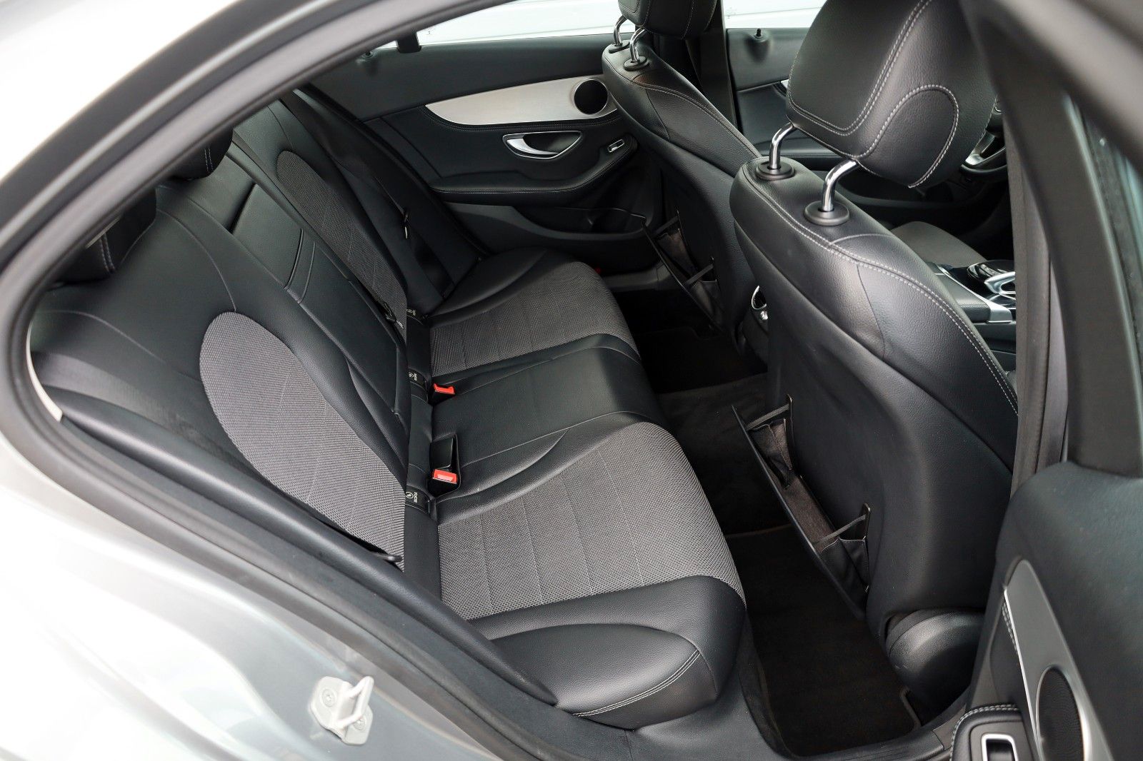 Fahrzeugabbildung Mercedes-Benz Lim. C 220d Avantgarde T.Leder,Navi,SH,PDC