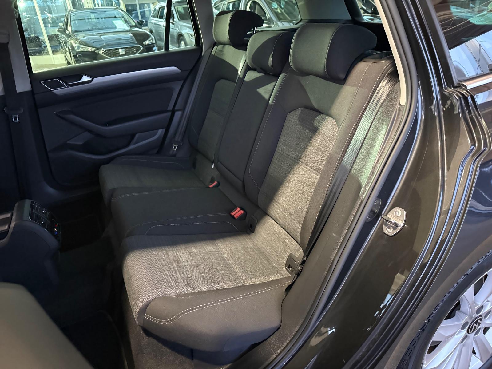 Volkswagen Passat Passat*Variant*2.0 TDI*DSG*R-Line*AHK*CAM*LED*LM, миниатюра 22