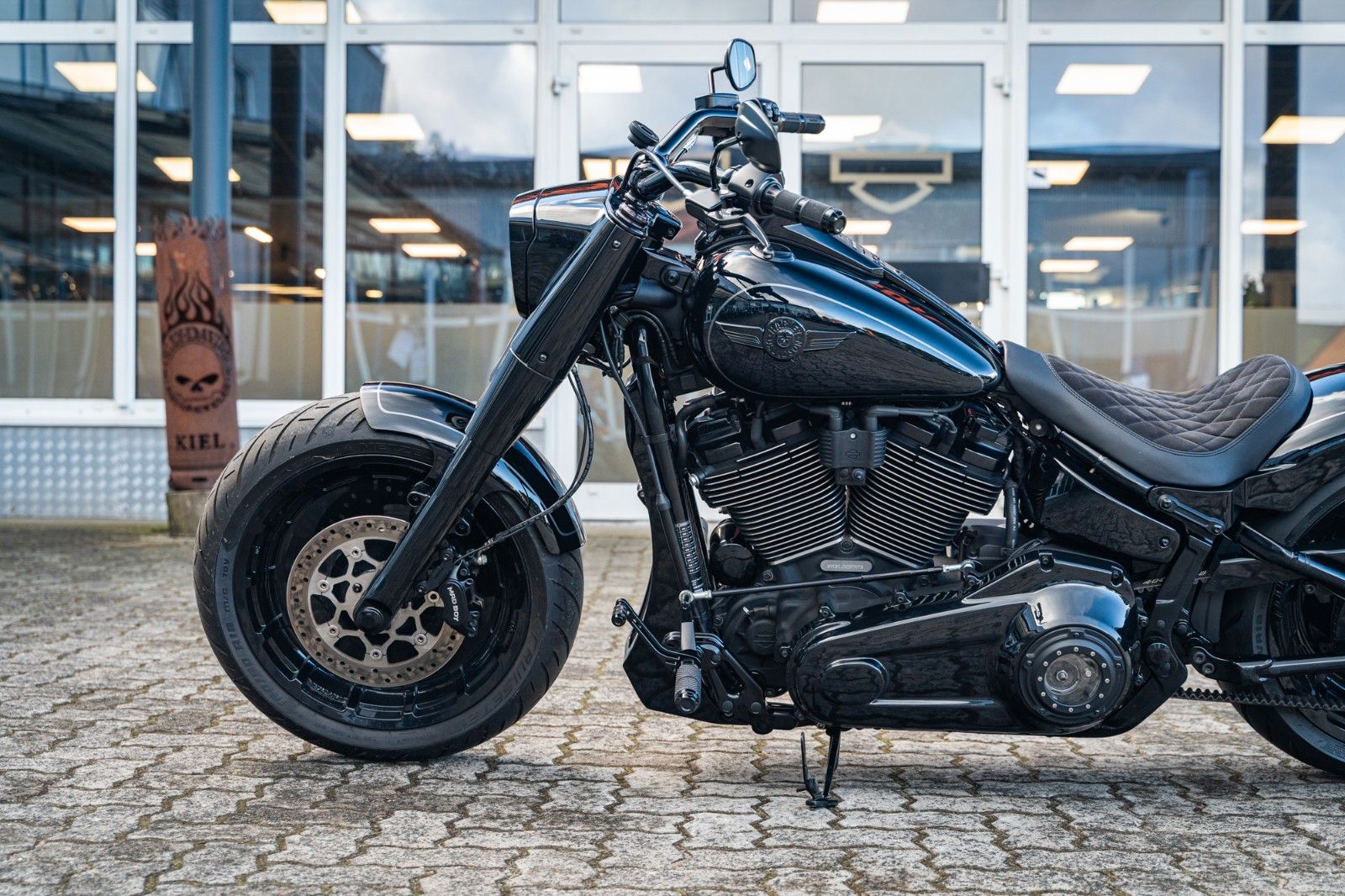 Fahrzeugabbildung Harley-Davidson FLFBS FAT BOY SOFTAIL 114 -JEKILL&HYDE- MAD BOY