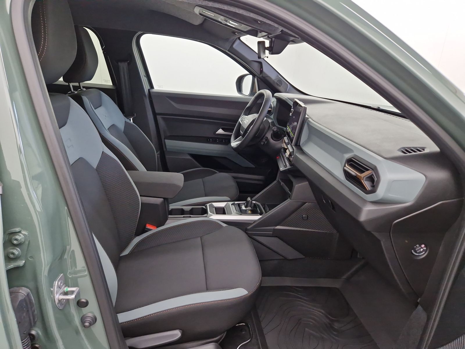 DACIA Duster Extreme Hybrid 155 Winterpaket – Bild 12