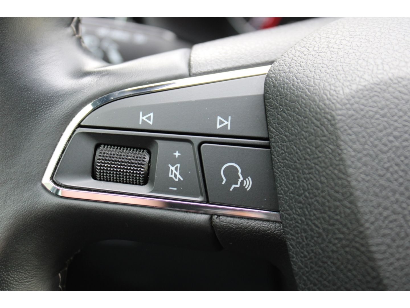 SEAT Ateca 1.5 TSI Xcellence LED GJR GRA RFK Navi AHK - Image 18