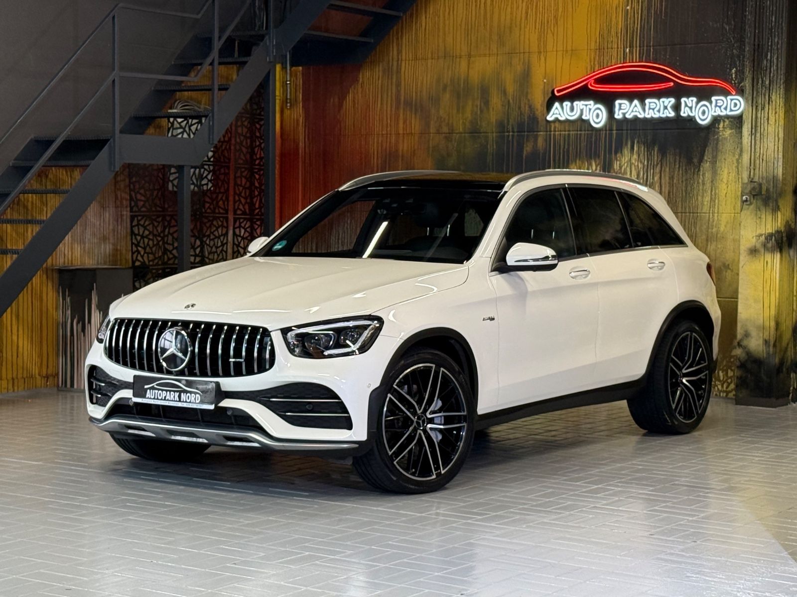 MERCEDES-BENZ GLC 43 AMG 4Matic LED~PANO~HEADUP~BURMESTER~360