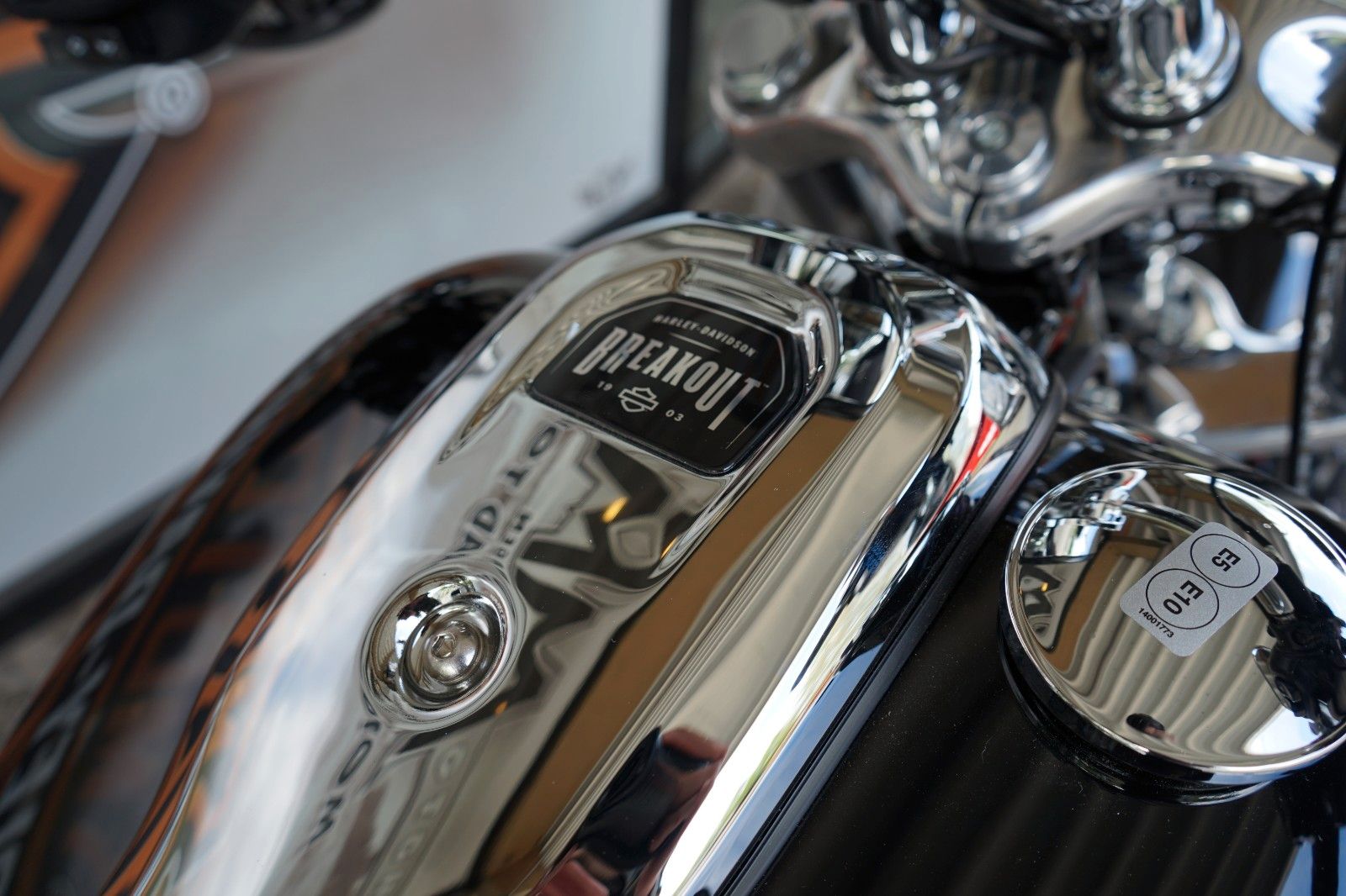 Fahrzeugabbildung Harley-Davidson Breakout 117 2025 Midnight Firestorm