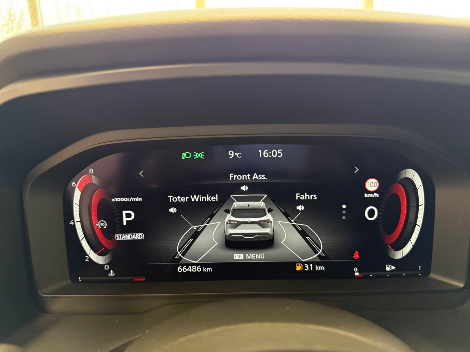 Fahrzeugabbildung Nissan Qashqai Tekna - Pano, HeadUp, Teilleder