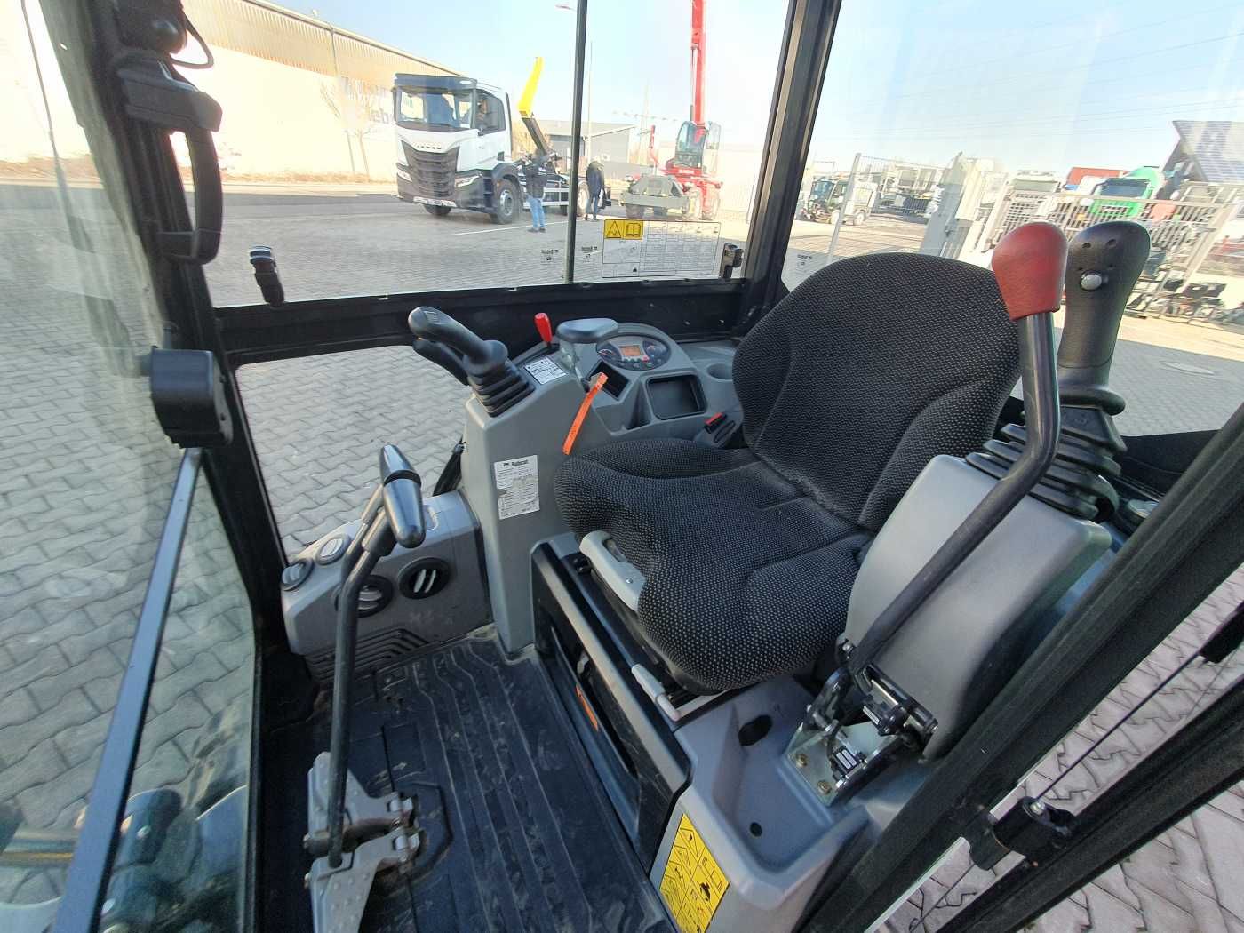 Fahrzeugabbildung Bobcat E19 / MS01 / nur 423h! / 2023 / Tieflöffel 300mm