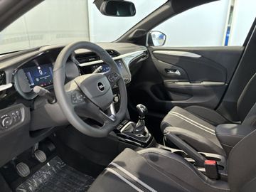 Fotografie 15 des Opel Corsa 1.2 Direct Injection Turbo GS