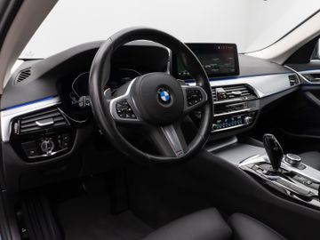 Fahrzeugabbildung BMW 520d Kamera Laser HUD DAB 4xKlima AHK Komfort