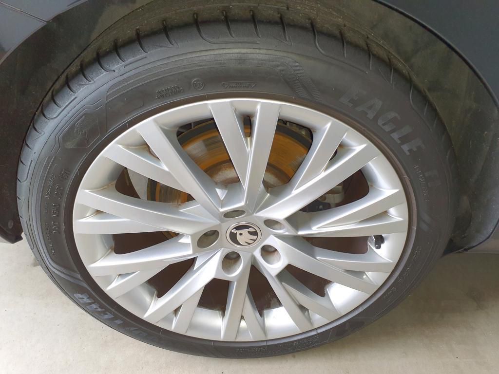 Skoda Superb iV Combi Style 1.4 TSI 160kW Pano*PDC*NAV