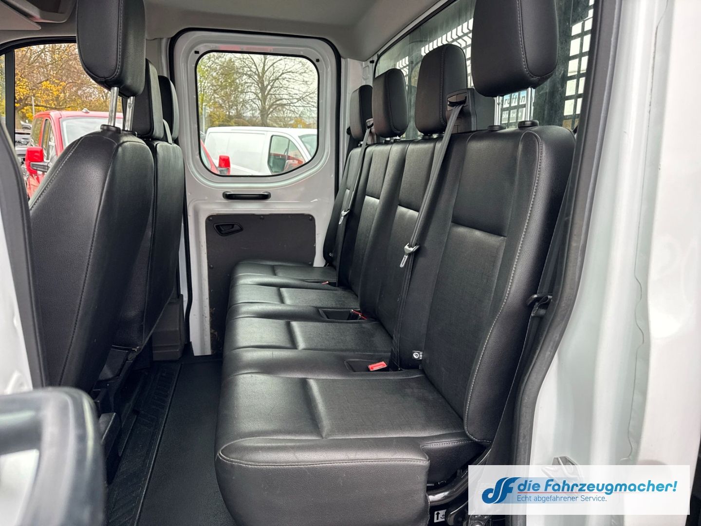 Fahrzeugabbildung Ford Transit Pritsche 350 L2 Doppelkabine  2.0 TDCi D