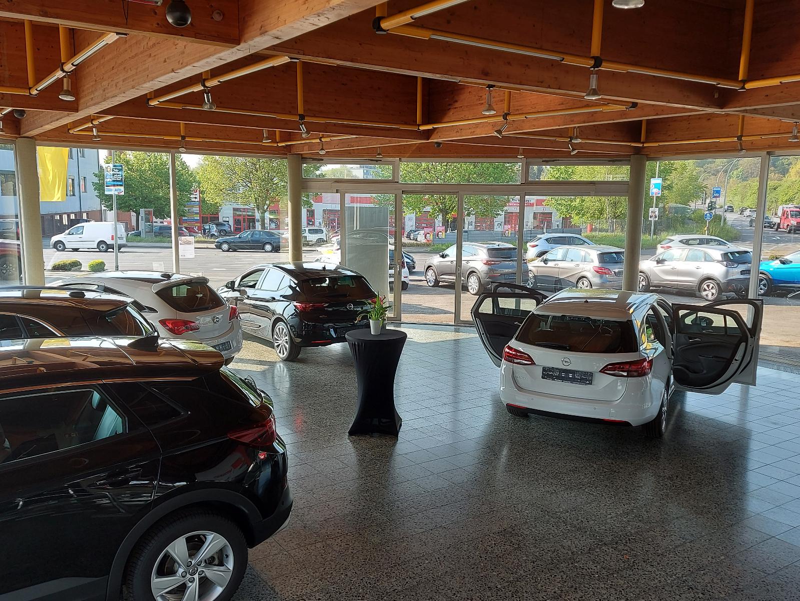 showroom-image-bottom