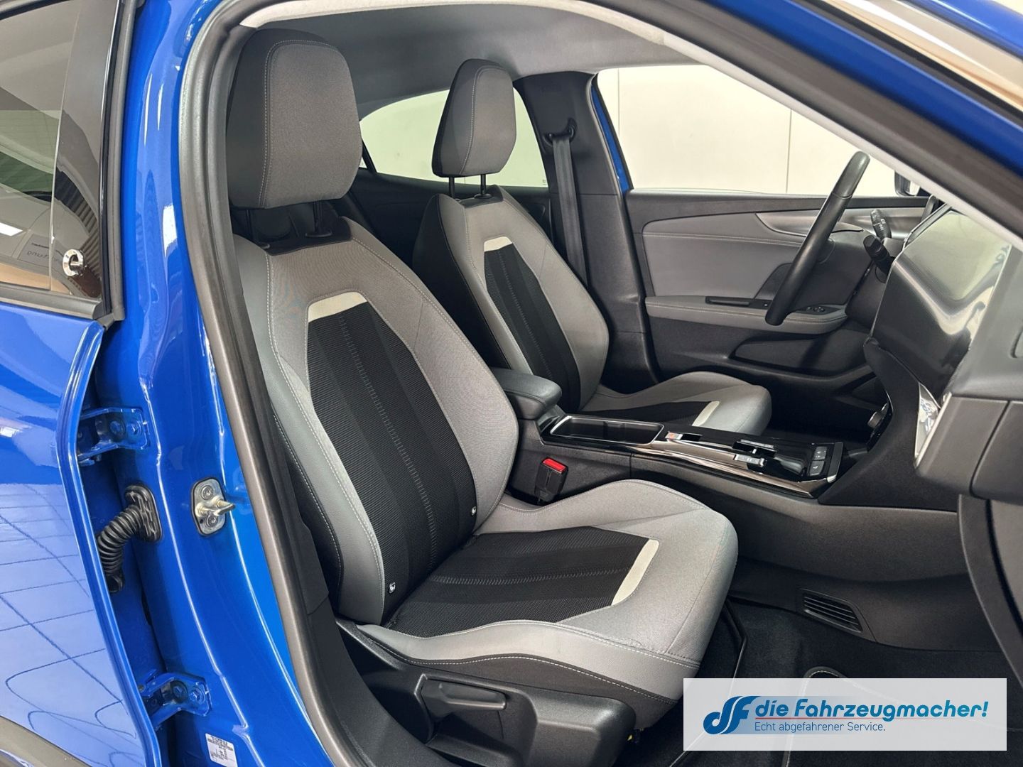 Fahrzeugabbildung Opel Mokka e Elegance Navi Digitales Cockpit LED ACC