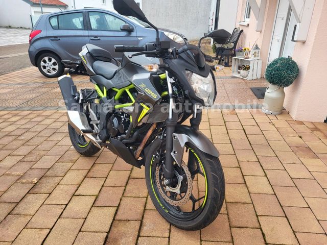 Kawasaki Z125 ABS*1.Hand*2351Km*Garantie bis 12/2028*