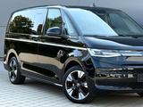 Volkswagen T7 Multivan Style*Lang*ACC*Pano*AHK*HUD*EasyOpen - : Van, mit Klimaanlage