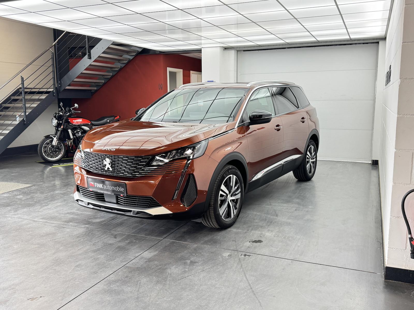 Peugeot 5008 Puretech 130 Allure CarPlay Cam