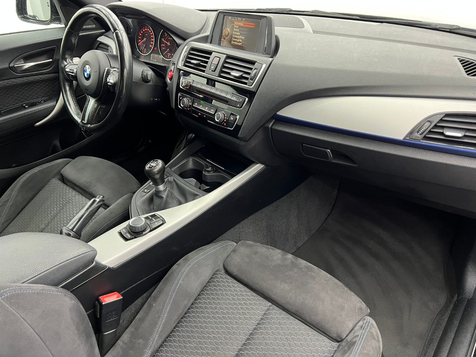 Fahrzeugabbildung BMW 218 i Coupe M SPORT PAKET/SHZ/H&K/19 ZOLL/19%