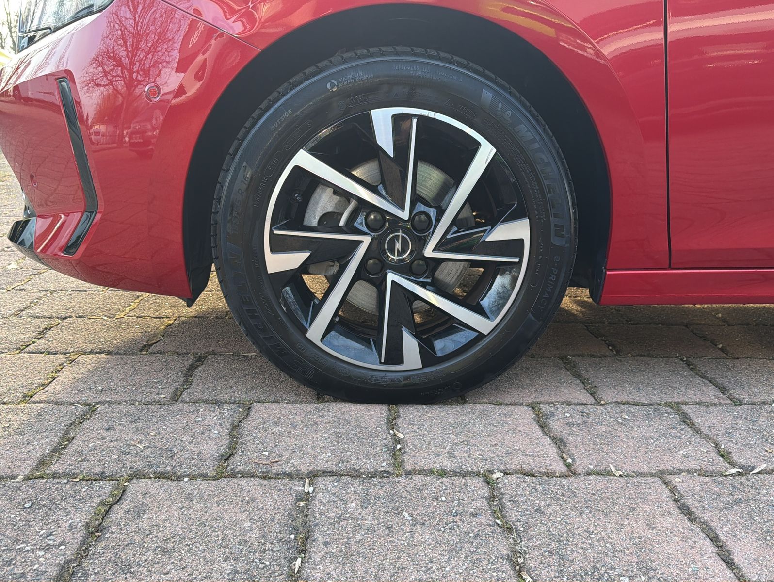Fahrzeugabbildung Opel Corsa GS 101 PS