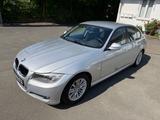 BMW 318i Limousine | SHZ | MFL | 1. HAND | GARANTIE - BMW 318 in Bielefeld