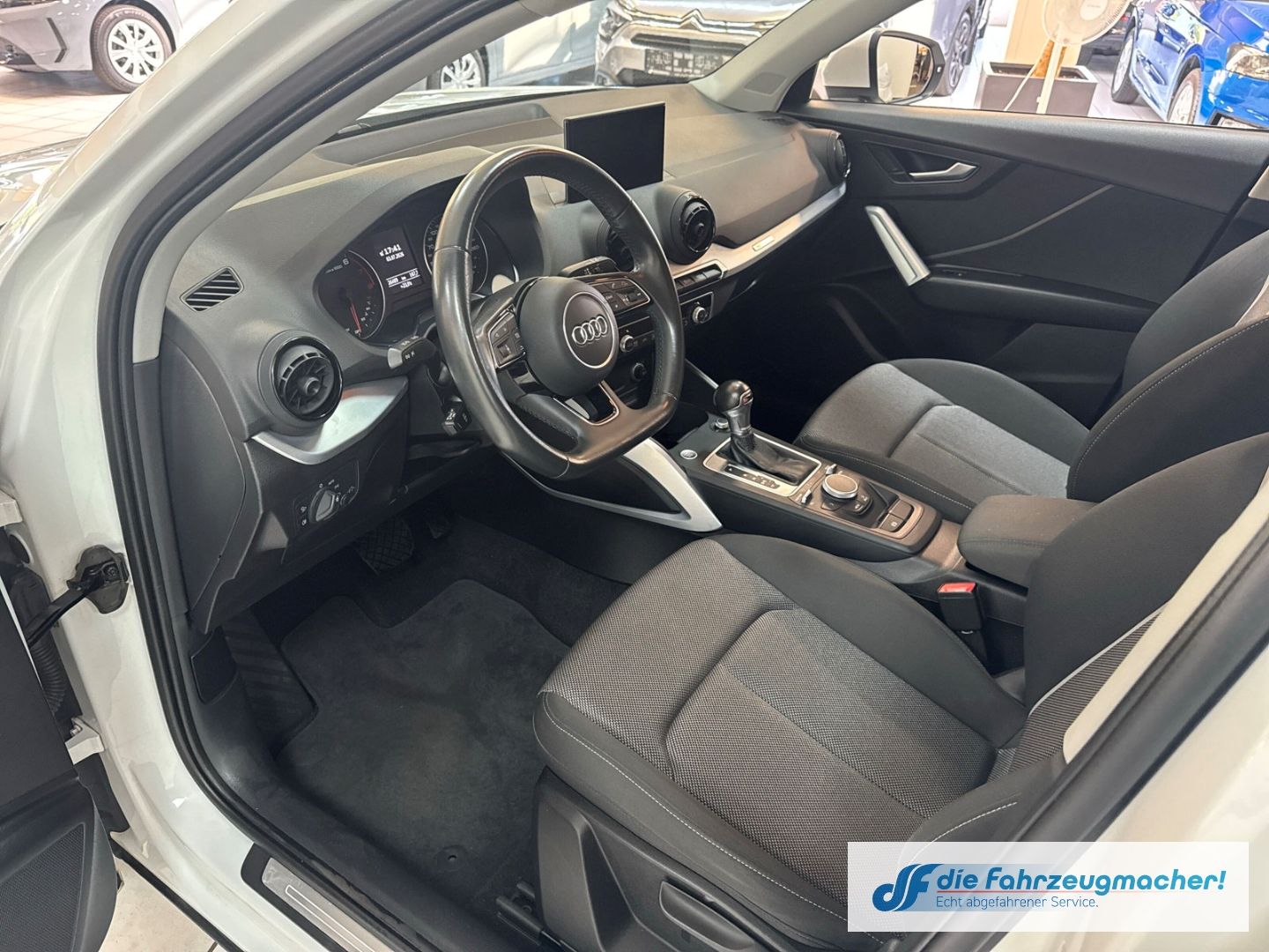 Fahrzeugabbildung Audi Q2 sport Sportpaket Navi Digitales Cockpit LED A