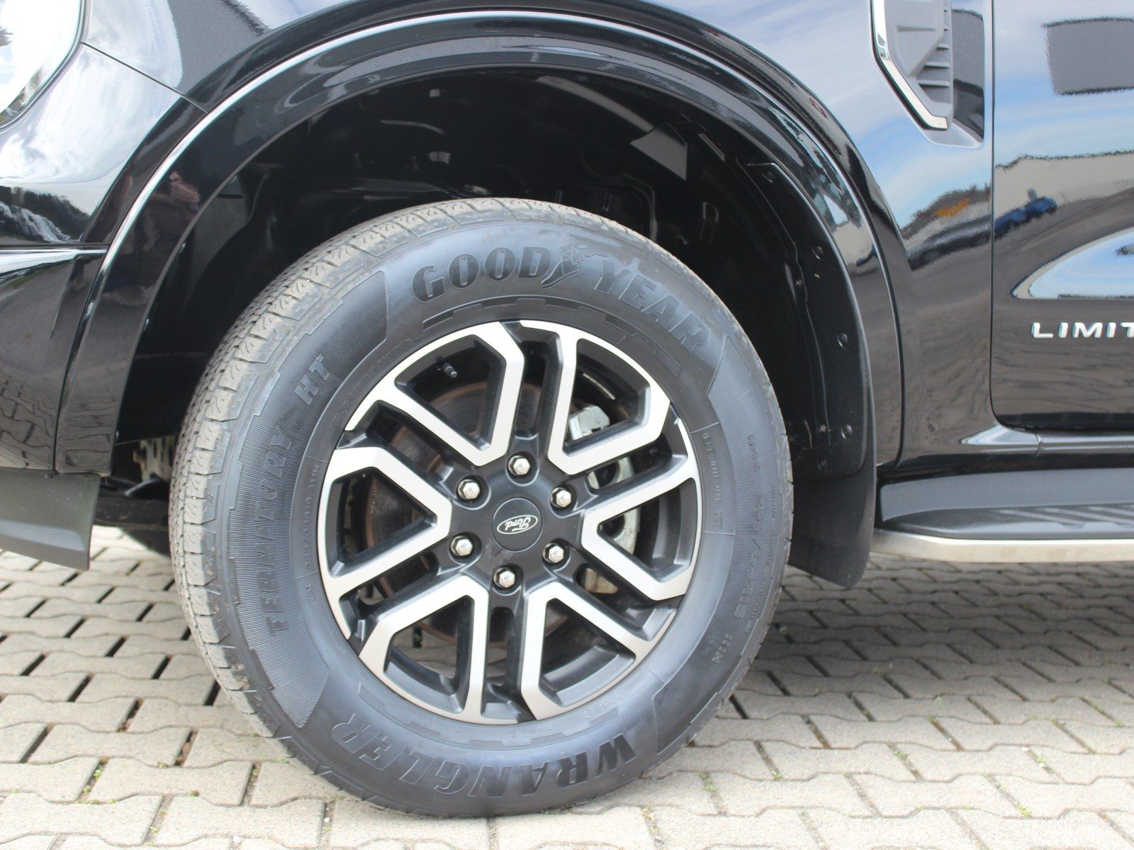 Fahrzeugabbildung Ford Ranger Limited 4x4 Doppelkabine 2,0 EcoBlue