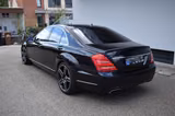 Mercedes-Benz S 450 - - schwarze Mercedes-Benz S 450